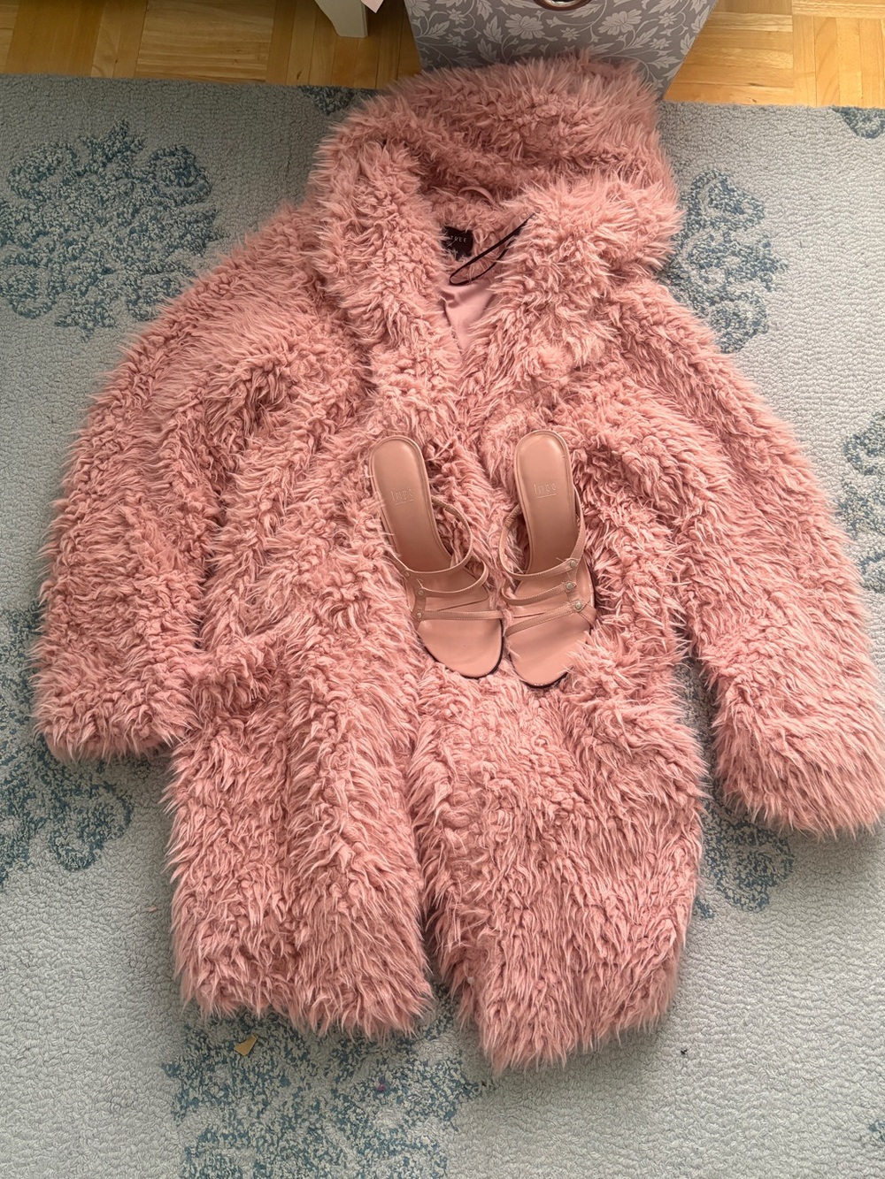 Vintage Plush Hooded Long Oversized Fur Coat size L w Blush Pink Heels size 8